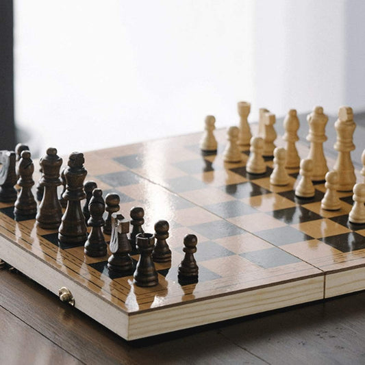 International Chess Magnetic Chess Portable Folding Board Solid Wood Chess Set for Elementary School Children's Game Dedicated Chess Gifts