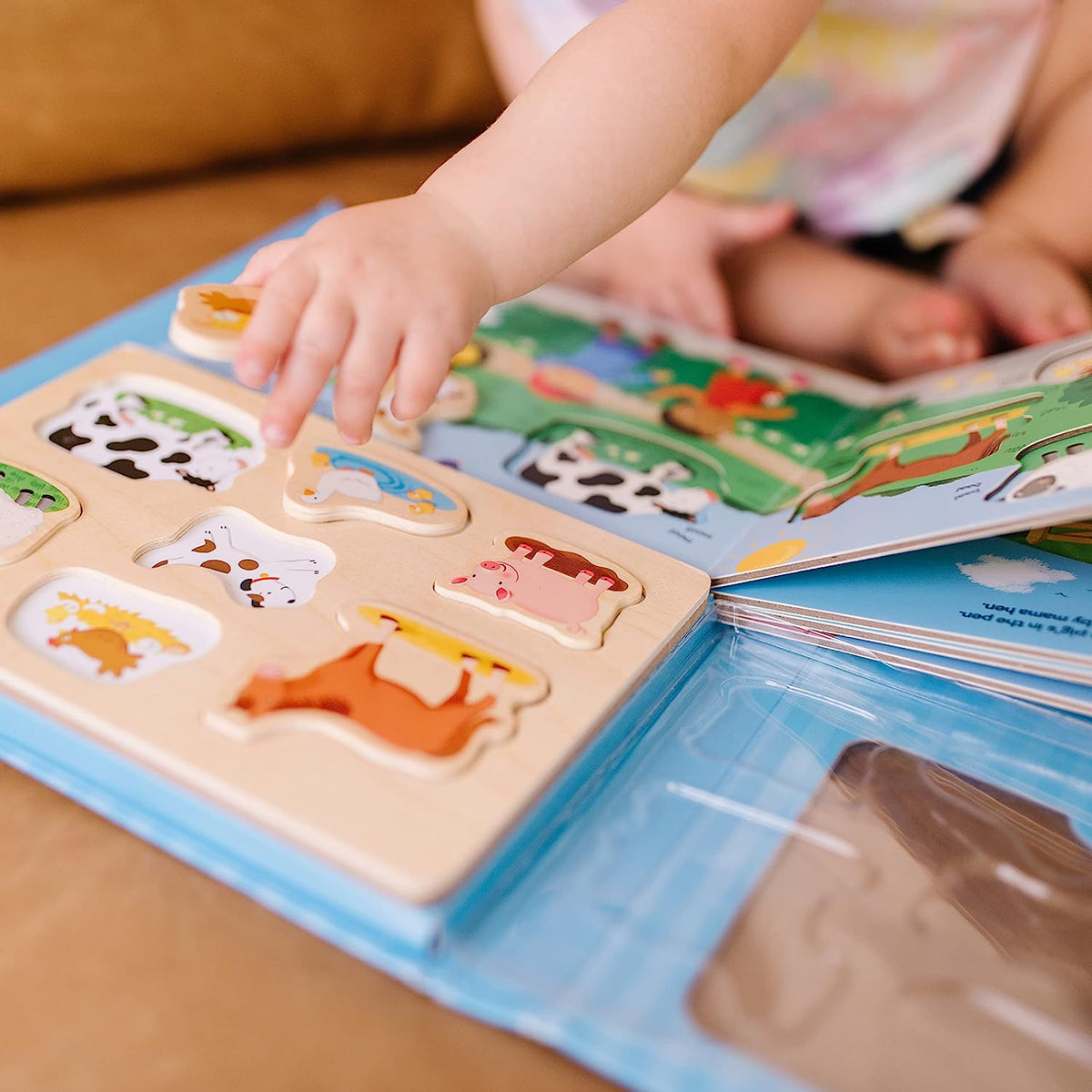 Book & Puzzle Play Set: On The Farm